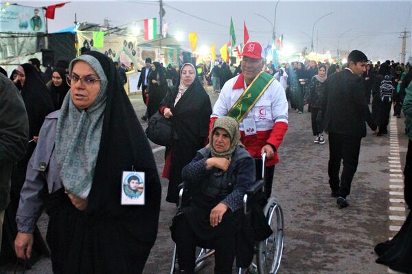 شور و عشق زائران جشن نیمه شعبان در قم