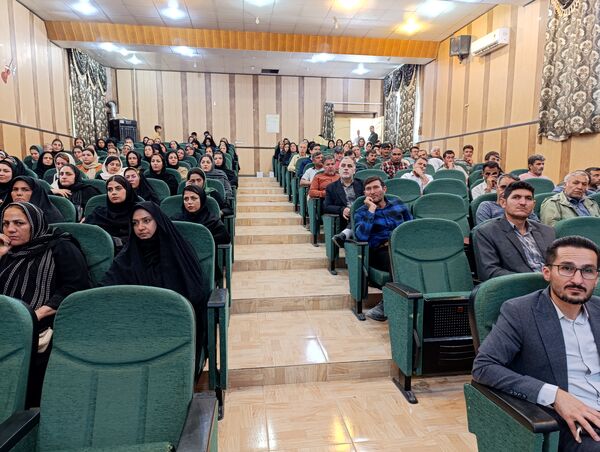 برگزاری جلسه انجمن اولیاء و مربیان دبیرستان نمونه دولتی پژوهش در آشخانه
