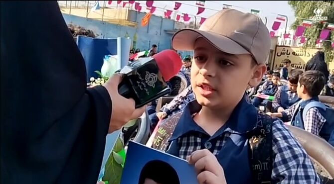آغاز سال تحصیلی فرزندان شهدا با بدرقه فرماندار قم