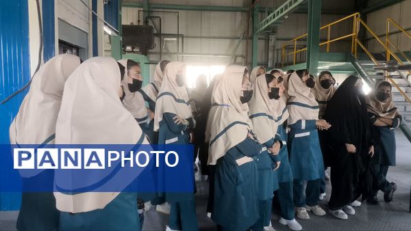 آشنایی دانش‌آموزان باحرف و مشاغل مختلف در بازدیدهای علمی 