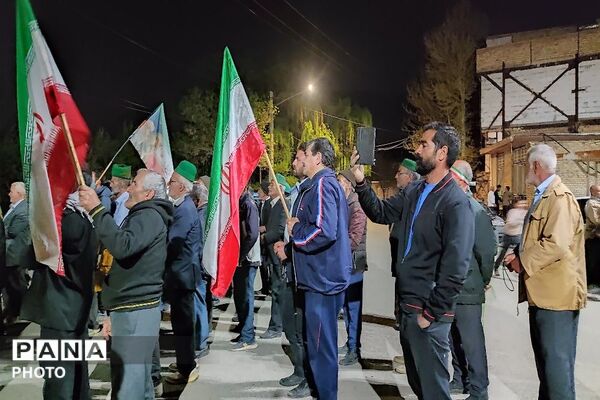 سنگر ما خیابان است 