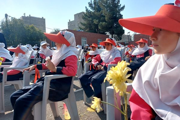 آیین بهره‌برداری از مدرسه زنده‌یاد لیلا لروند کهریزک