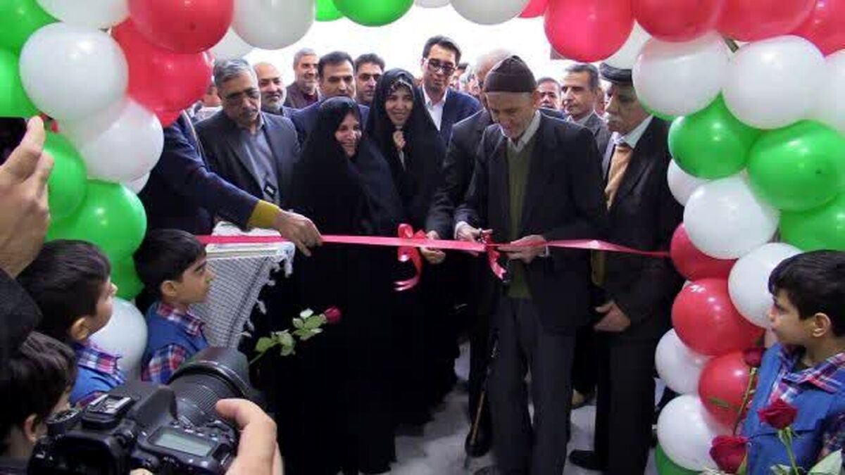 افتتاحیه دبستان شاهد دوره اول مزین به نام خیر نیک اندیش زنده یاد حاج محود کفیل در کاشان