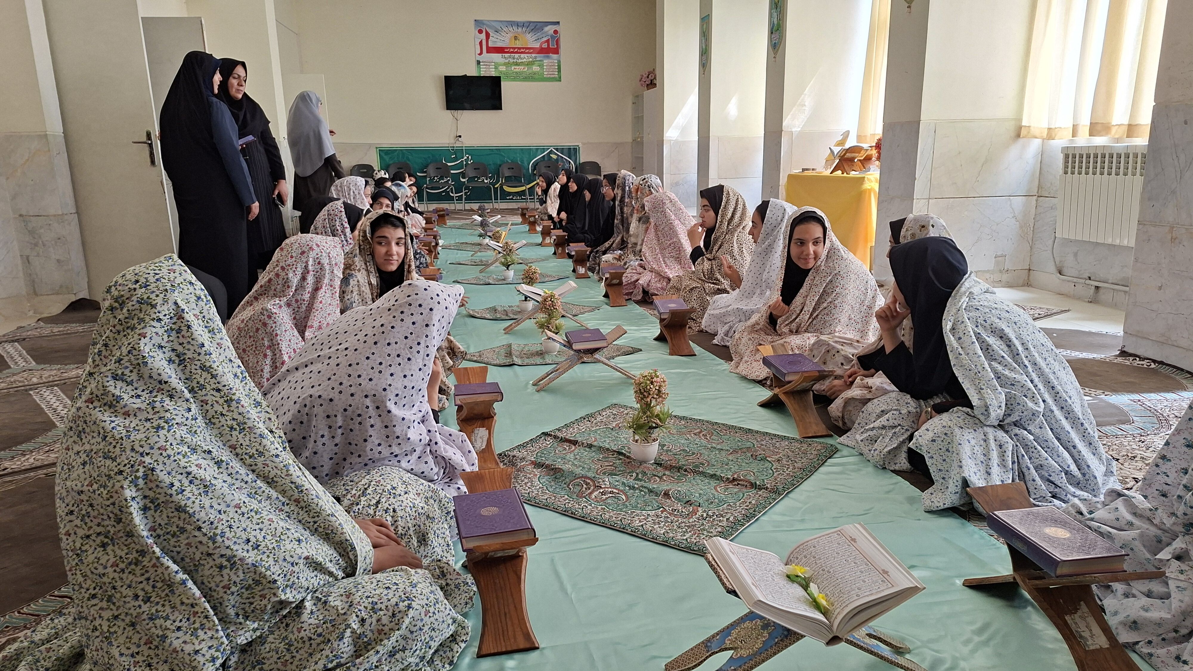 گزارش تصویری اولین نماز جماعت‌های دانش‌آموزی شهرستان داران اصفهان