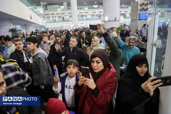 آیین بدرقه دانش‌آموزان و مربیان عمره‌گزار به سرزمین وحی