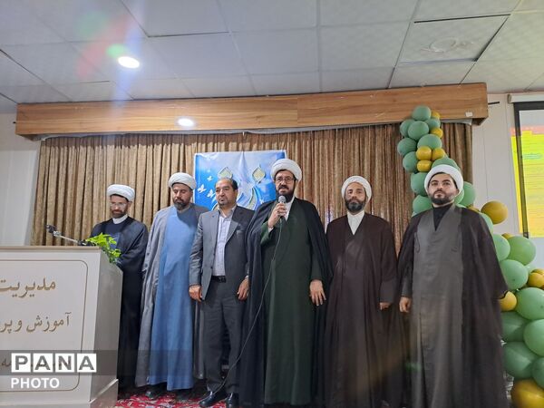 طنین ندای معنویت در هفتمین اجلاس سراسری نماز دانش‌آموزی شهرستان مه‌ولات