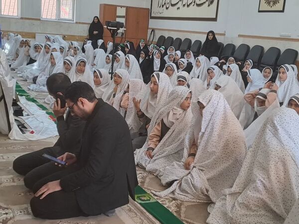 برگزاری نماز جماعت و زنگ گفت‌وگو در اسلامشهر
