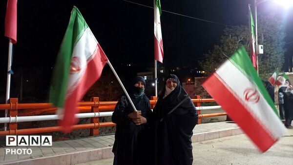 پنجاه و یک شب در کنار هم به عشق رهبر و وطن 