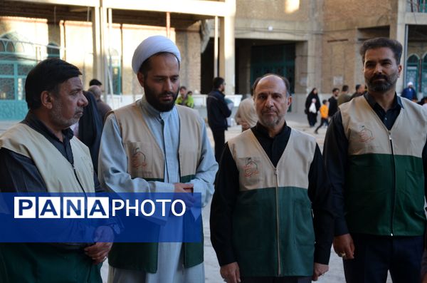 اجتماع مردم شهرکرد در مراسم یادبود سیدالشهدای خدمت