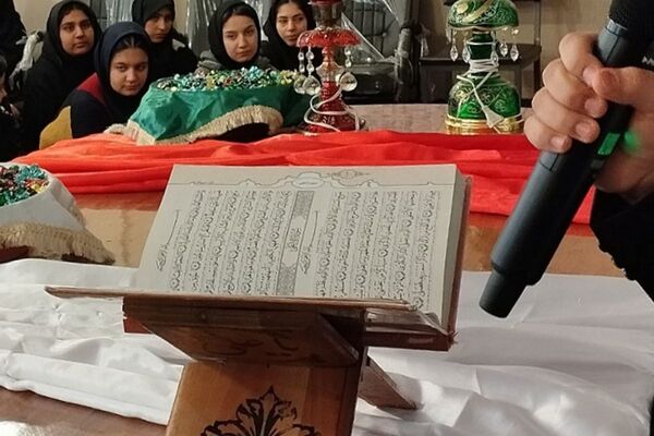جشن نیمه شعبان در دبیرستان دخترانه صدیقه طاهره ناحیه یک شهرری 