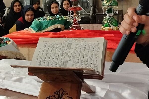 جشن نیمه شعبان در دبیرستان دخترانه صدیقه طاهره ناحیه یک شهرری 
