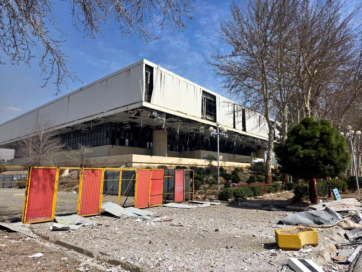 دشمن خواری خود در تقابل نظامی با ایران را با هدف‌گیری اماکن ورزشی نشان داد