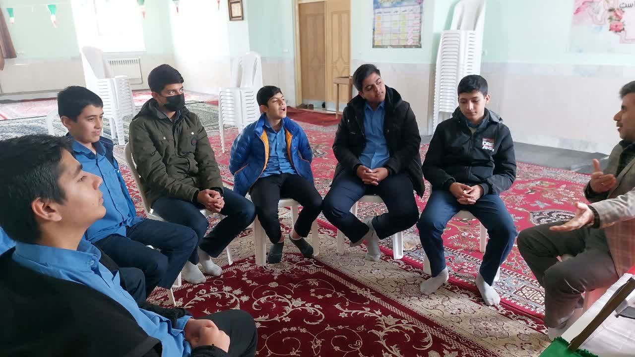 دومین جلسه شورای دانش‌آموزی دبیرستان مرحوم اسماعیلی 