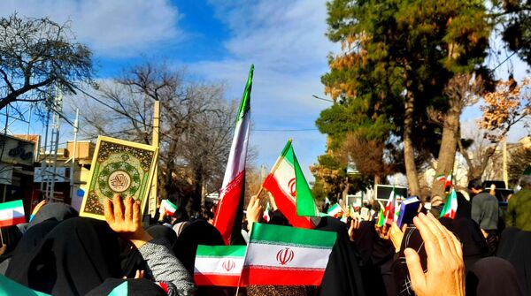 همبستگی یکبارچه مردم غیور و ولایتمدار شهرستان بروجرد در تشییع شهدای امنیت