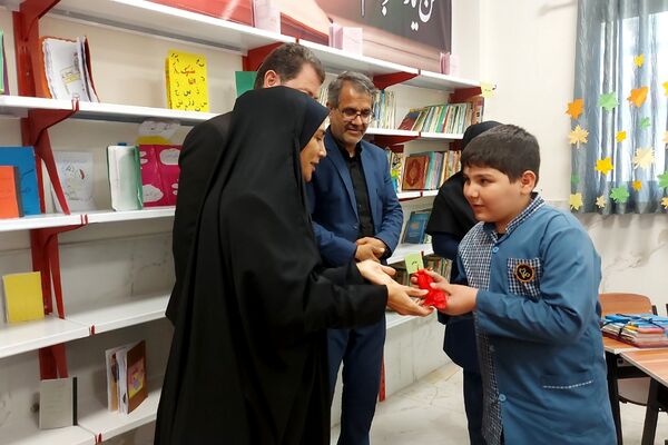 افتتاح کتابخانه دبستان شهید سلیمی جهرمی کهریزک 