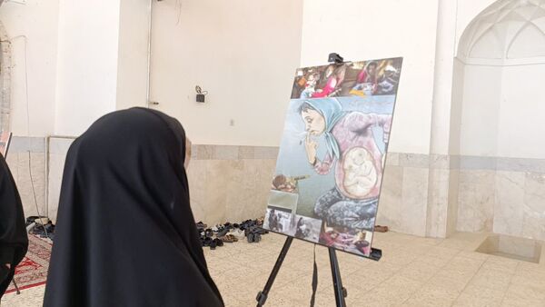 برپایی میز خدمات در مصلی نماز جمعه توسط نیروی انتظامی شهرستان خلیل اباد 