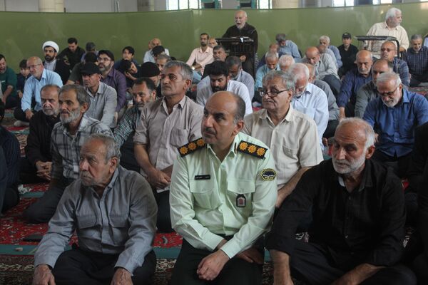 اقامه نماز جمعه در گلوگاه 