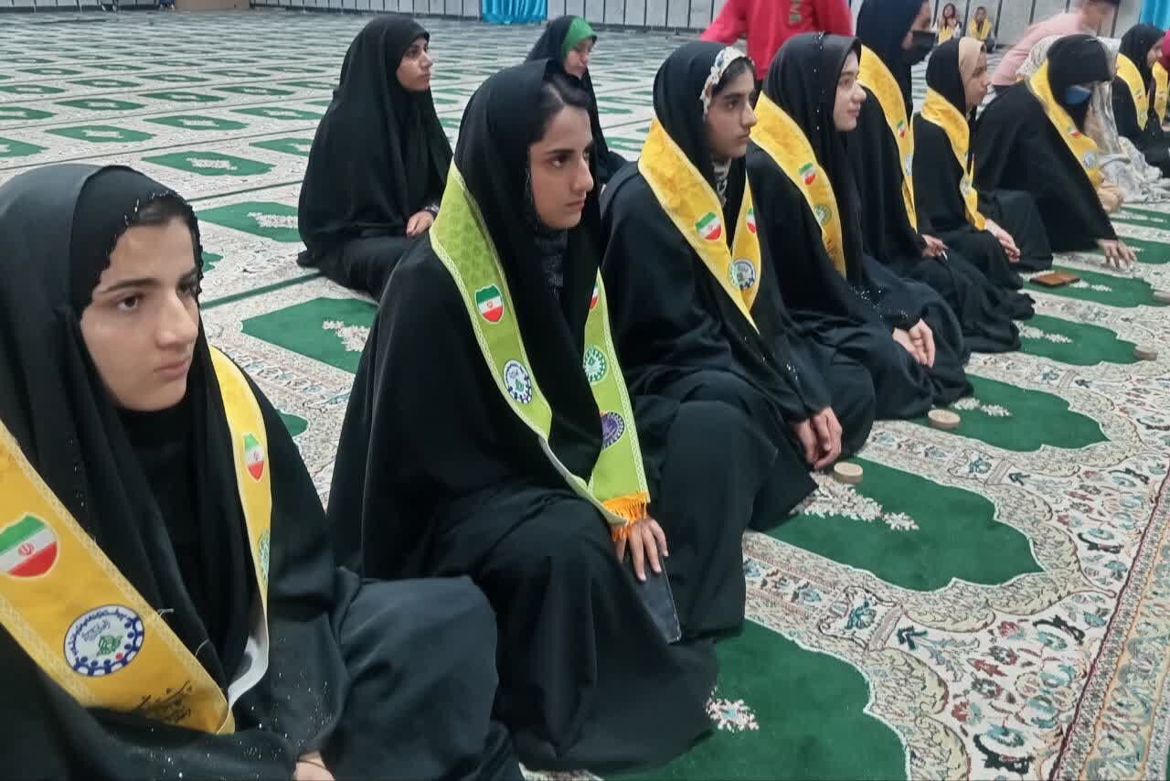 حضور پرشور فرهنگیان و دانش آموزان پیشتاز در نماز جمعه‌‌ بخش دیشموک