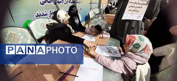 جلوه هایی از راهپیمایی جشن پیروزی انقلاب در شهر قم