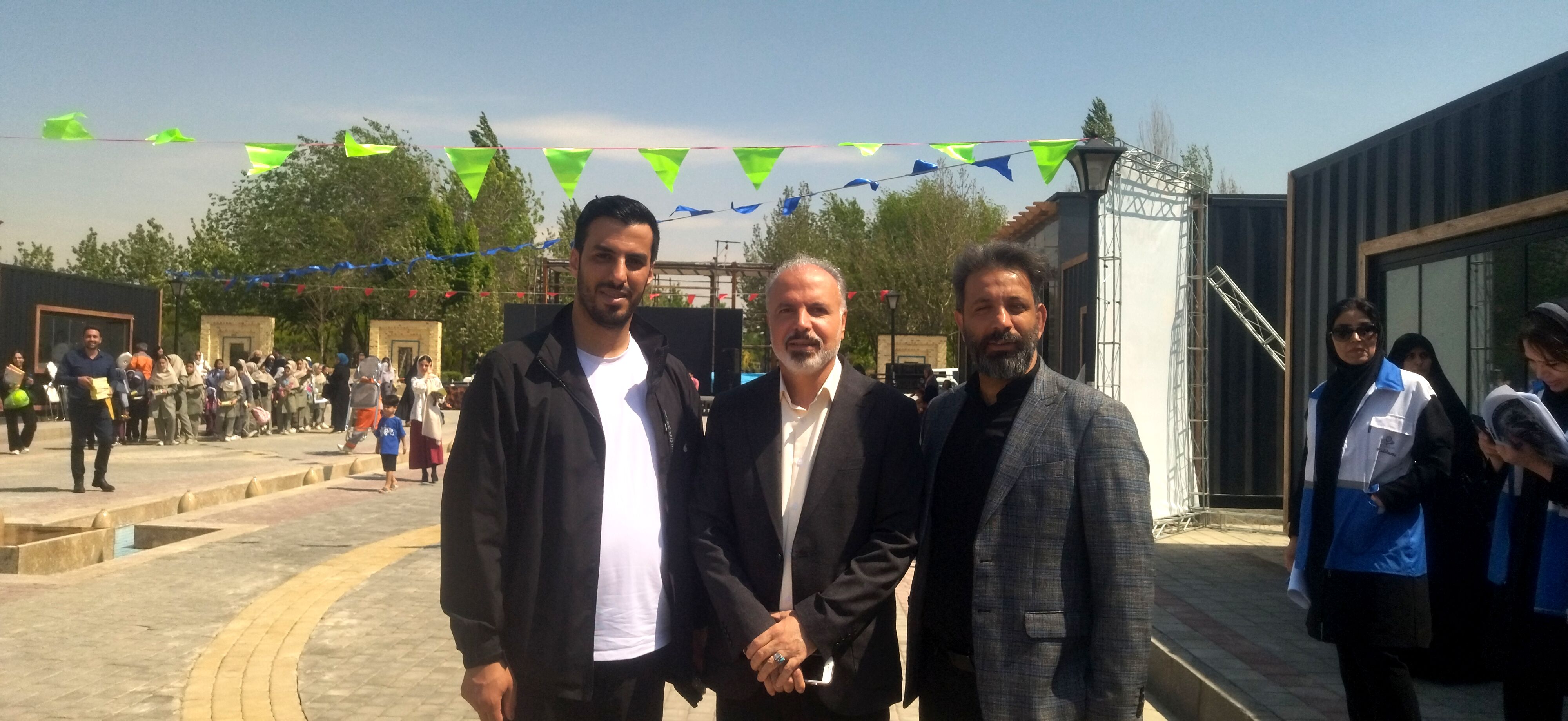 صدای زمین باشیم