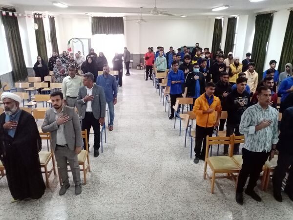 جشن تقدیر از دانش‌آموزان برتر دبیرستان علی‌سایانی فین
