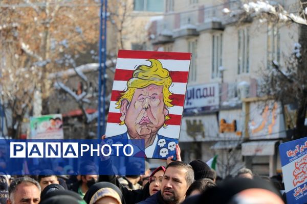 حضور گسترده کودکان و نوجوانان ارومیه‌ای در راهپیمایی ۲۲ بهمن