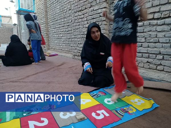 جشن غدیرخم توسط تیم‌های سحر هلال احمر در روستای زلزله‌زده محمدیه