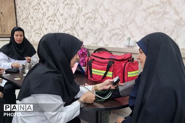 استقرار ایستگاه سلامت در اداره آموزش و پرورش کهریزک 