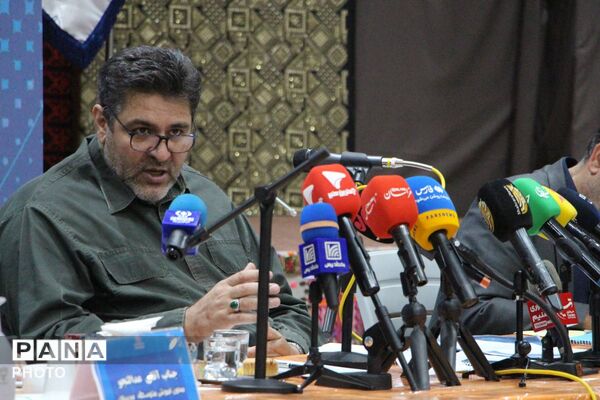 نشست صمیمی مدیرکل آموزش و پرورش خراسان رضوی با اصحاب رسانه و معلمین رسانه ای