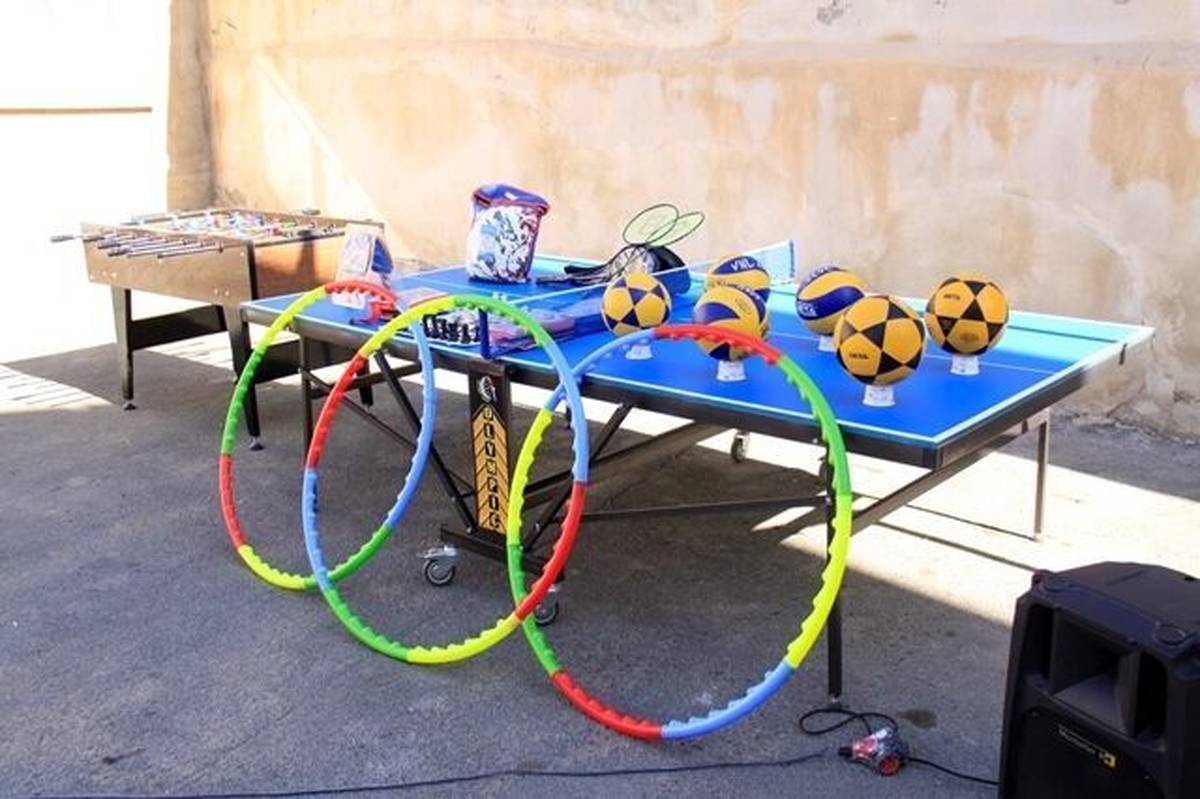 تجهیز ۹۳ مدرسه کم‌برخوردار ناحیه ۴ اهواز به تجهیزات ورزشی