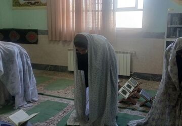 آماده‌سازی محفل عبادی دانش‌آموزان مردانی آذر ناحیه ۲ تبریز