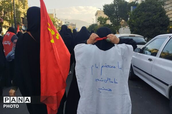 خروش ملت در بدرقه پیکر رهبر شهید