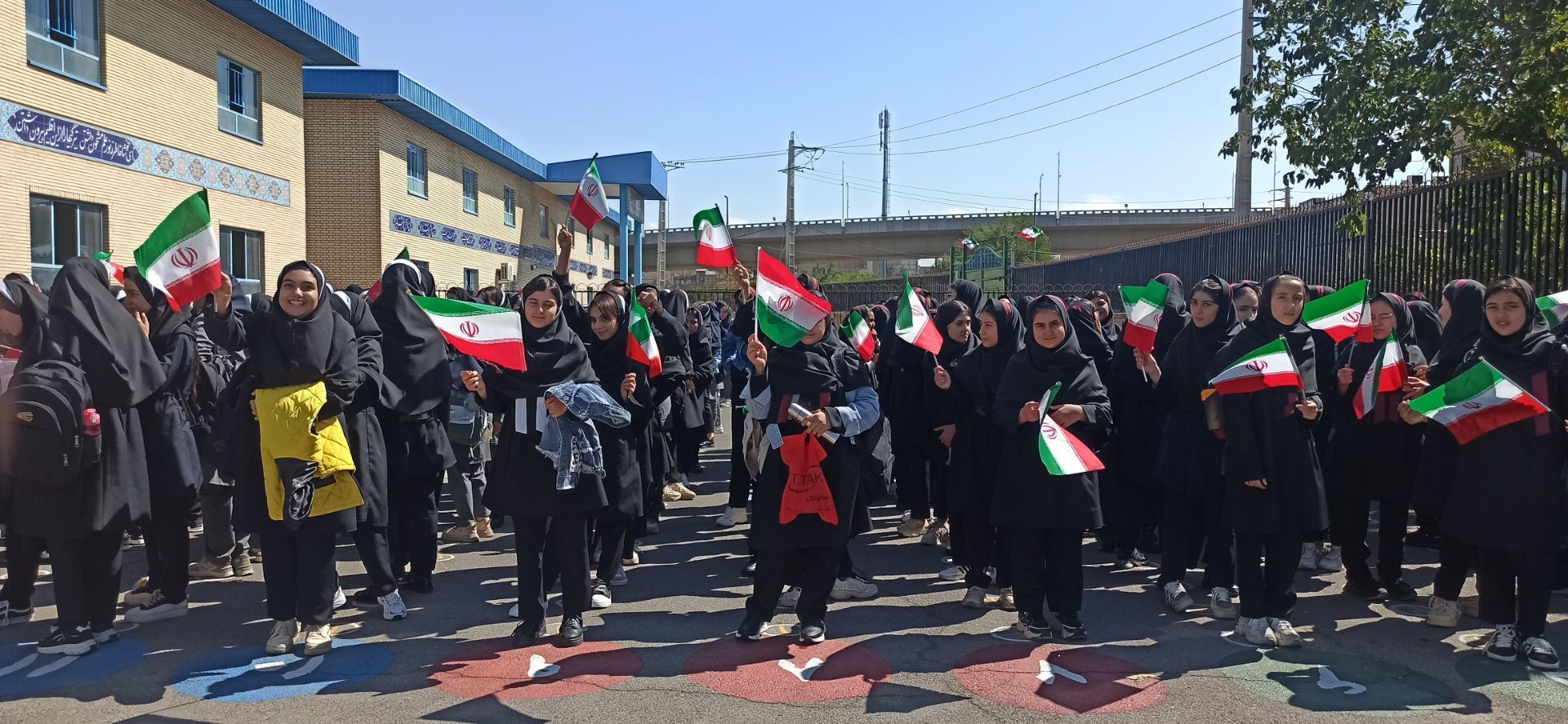 زنگ مهر و مقاومت در مدرسه مردانی آذر ناحیه ۲ تبریز