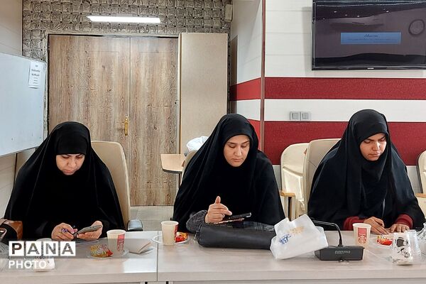 جلسه تعاملی سپاه پاسداران،فرماندهان بسیج ناحیه حضرت روح‌الله(ره) و اداره آموزش و پرورش کهریزک