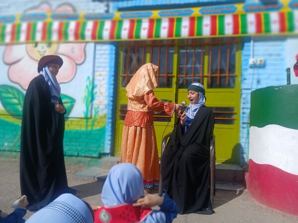 جشن نیمه شعبان در مدرسه دخترانه بنت الهدی صدر۲ 