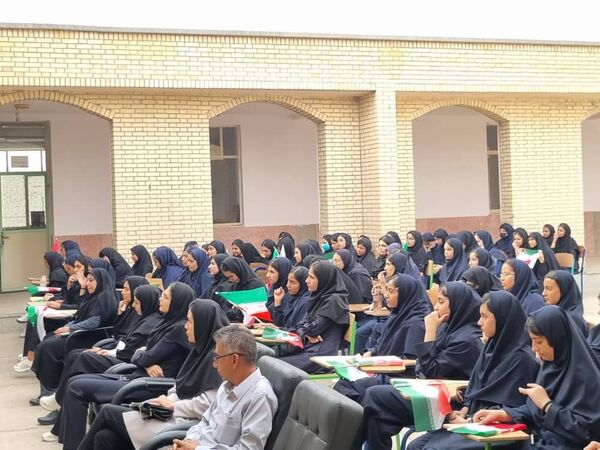 زنگ مهر در دبیرستان آسیه رضوان فین 