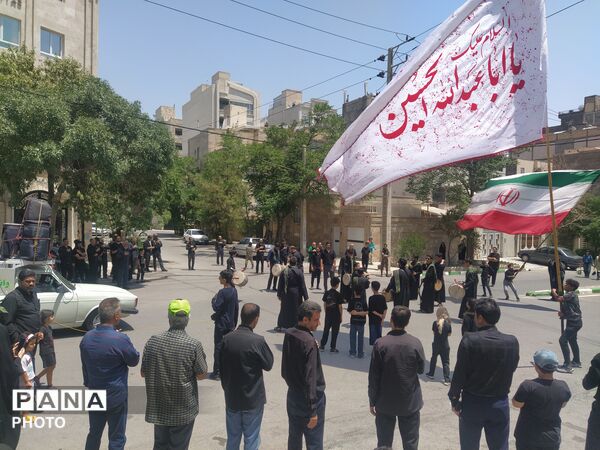 دل هایی غرق در عزا در مراسم ظهر تاسوعا حسینی