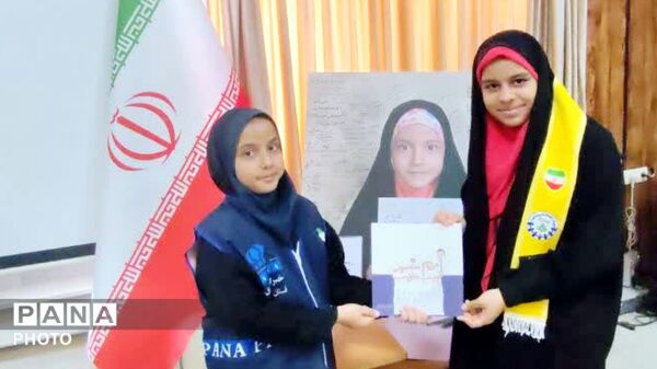 تجلیل از مربیان پیشتاز و خبرنگاران فعال پانا و امضای کتاب مردم شهر عجیب غریب 