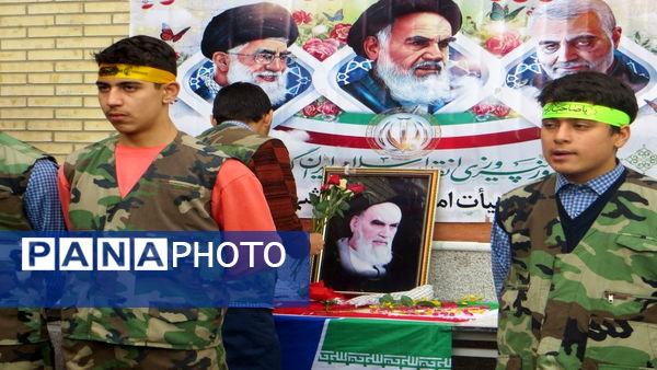 جشن انقلابی و جهاد تبیین در دبیرستان فرهنگ شهید پرکار مراغه