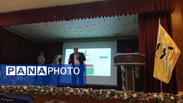 همایش طرح ملی پیشرفت مدرسه در نیشابور 