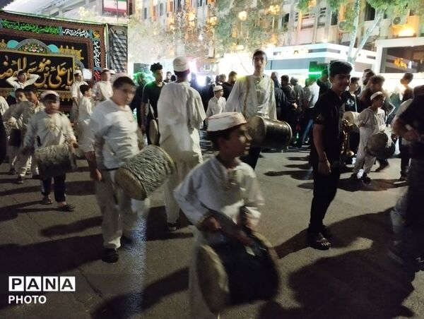 مشهد الرضا میزبان زائران وعزاداران 