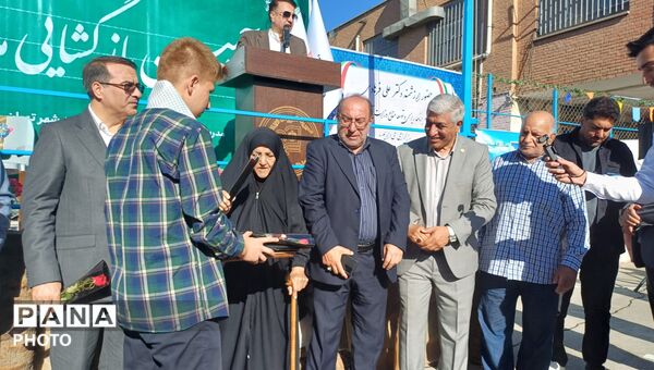 آغاز سال تحصیلی جدید در مدرسه شهید گلزاری منطقه ۱۶