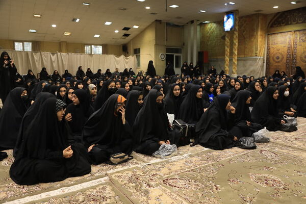 حال و هوای دختران هنرستانی قم در بازدید از یادمان‌های عملیاتی جنوب کشور