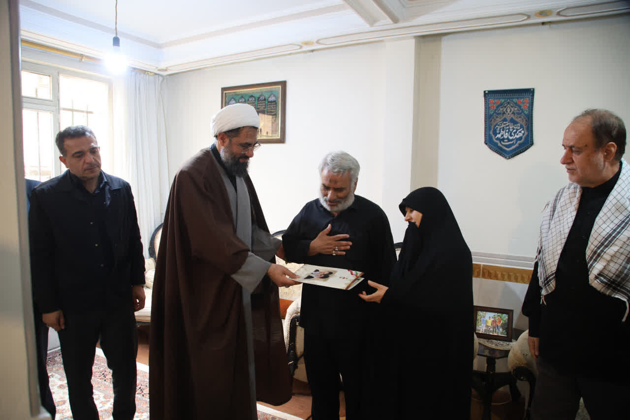 تجلیل از ایثار و استقامت خانواده شهید‌ «محمد‌ مهدی‌ رضایی