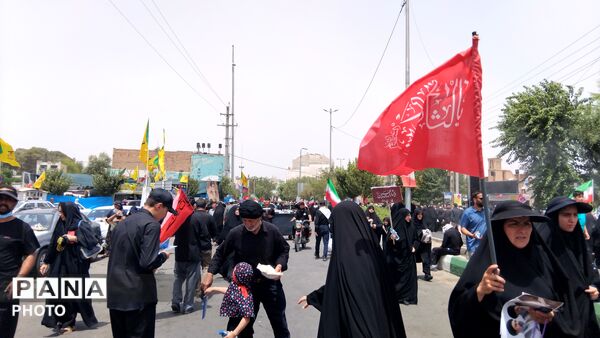 روایتِ تصویری از یک بدرقه تاریخی در قم