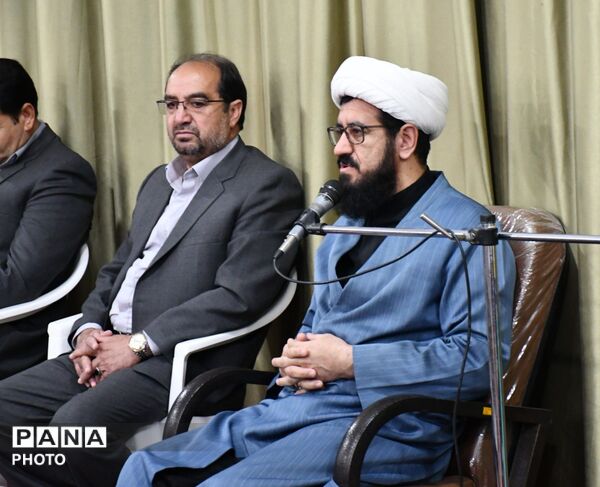  بیعت فرهنگیان آموزش و پرورش مه ولات با رهبر جمهوری اسلامی ایران