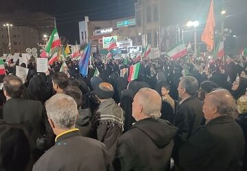 حضور باشکوه مردم شهر ایلام در میدان ۲۲ بهمن