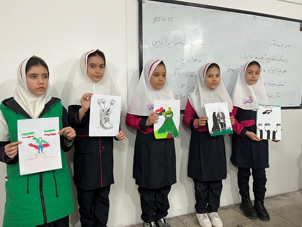 برگزاری مسابقه طرح فرهنگی و هنری در دبستان بعثت ۲