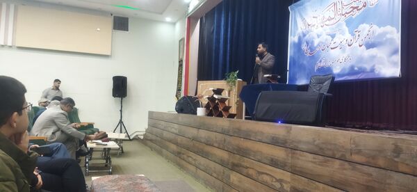 محفل ماهیانه  انس با قرآن کریم در کانون لقمان کاشمر 