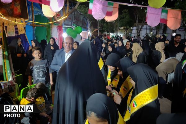  بازدید رئیس سازمان دانش‌آموزی شهرستانهای استان تهران از غرفه «با انرژی‌ها» منطقه کهریزک